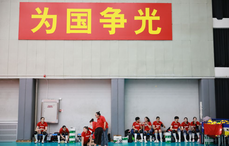 沙巴体育合作平台与政府政策的互动
